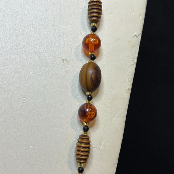 Vintage Single Strand Gold Tone Wooden & Orange Plastic Bead Necklace 33" (3893) - Picture 4 of 7